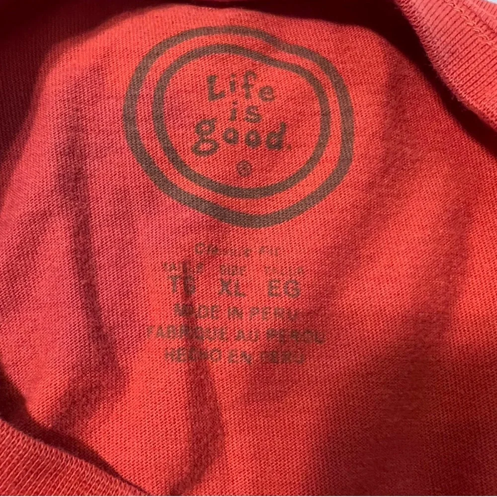 Life is Good “Be the Person Your Dog Thinks You are” size XL tee
